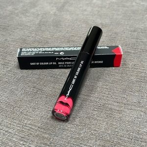 Mac shot of color lip oil